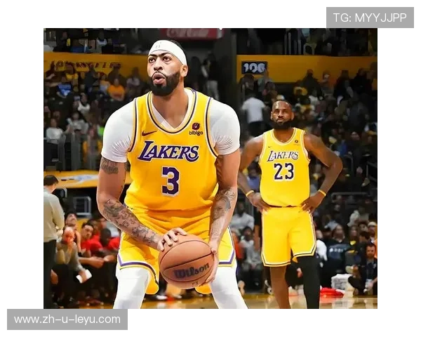 史密斯全场0罚球砍下25分，湖人队史达此数据最年轻球员，湖人送走的年轻球员